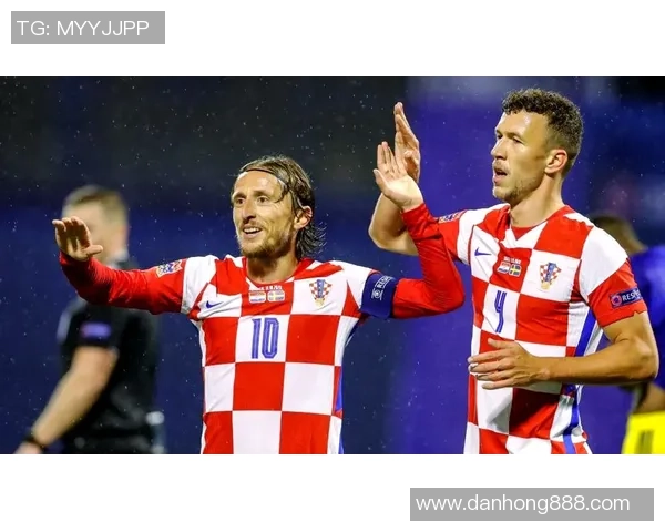 英格兰与美国友谊赛精彩对决展现足球魅力与团队精神 英格兰与美国友谊赛精彩对决展现足球魅力与团队精神