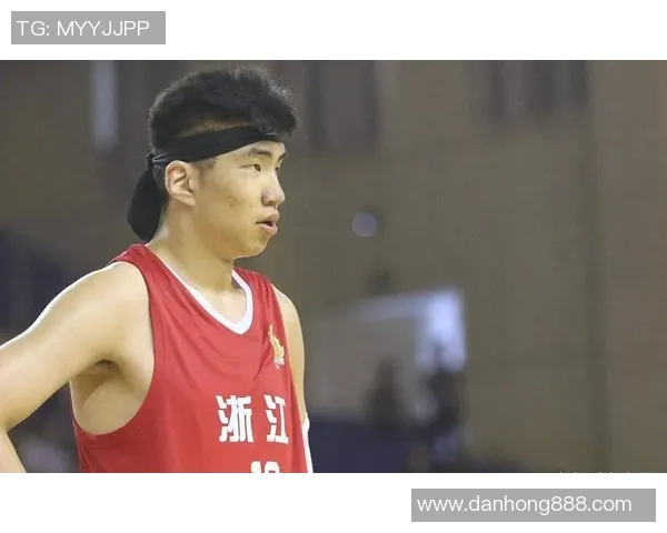 余嘉豪的成长之路与未来展望：从篮球新星到职业运动员的蜕变与挑战