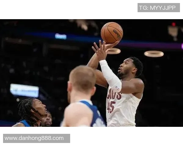 乔丹单场轰下69分挑战骑士展现传奇球技的巅峰时刻 乔丹单场轰下69分挑战骑士展现传奇球技的巅峰时刻