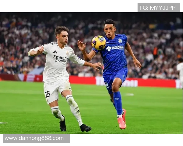 皇马与巴萨巅峰对决8月17日激情四溢谁将赢得西班牙超级杯荣耀